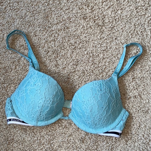 Victoria's Secret Other - Victoria’s Secret Lace Push Up Bra Size 32A preloved